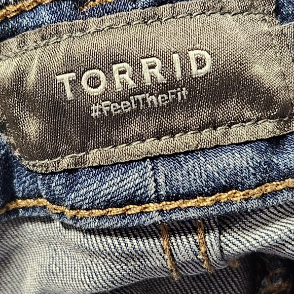 Torrid Jean Shorts Womens Size 24 High Waist Medium Wash Denim Booty Cutoffs - Picture 3 of 5